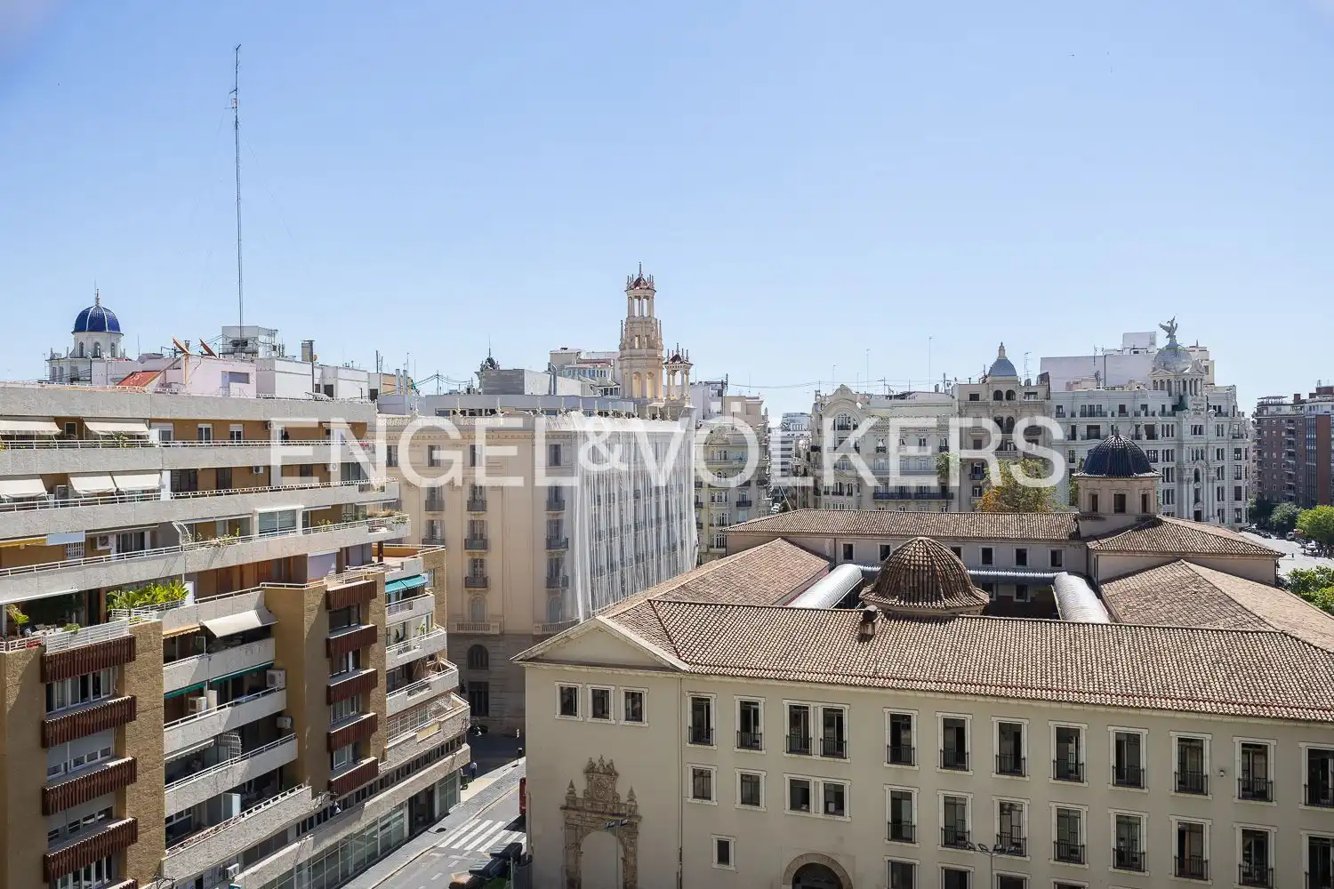 Außenansicht von Wohnung zum Verkauf in Valencia mit Klimaanlage, Heizung und Terrasse