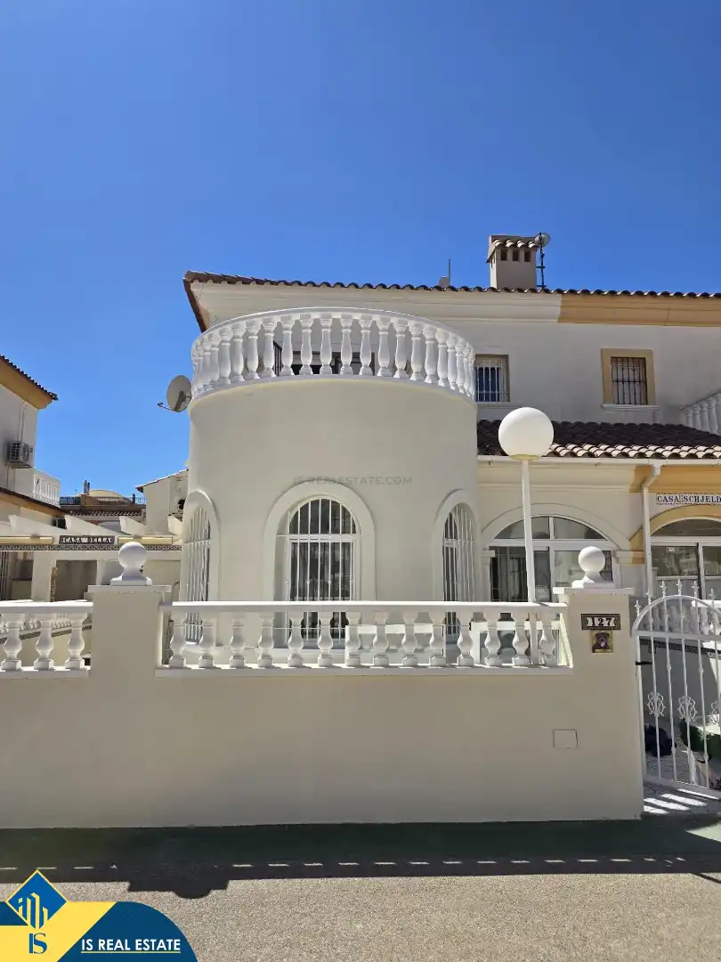 Vista exterior de Dúplex en venta en Torrevieja con Terraza y Amueblado
