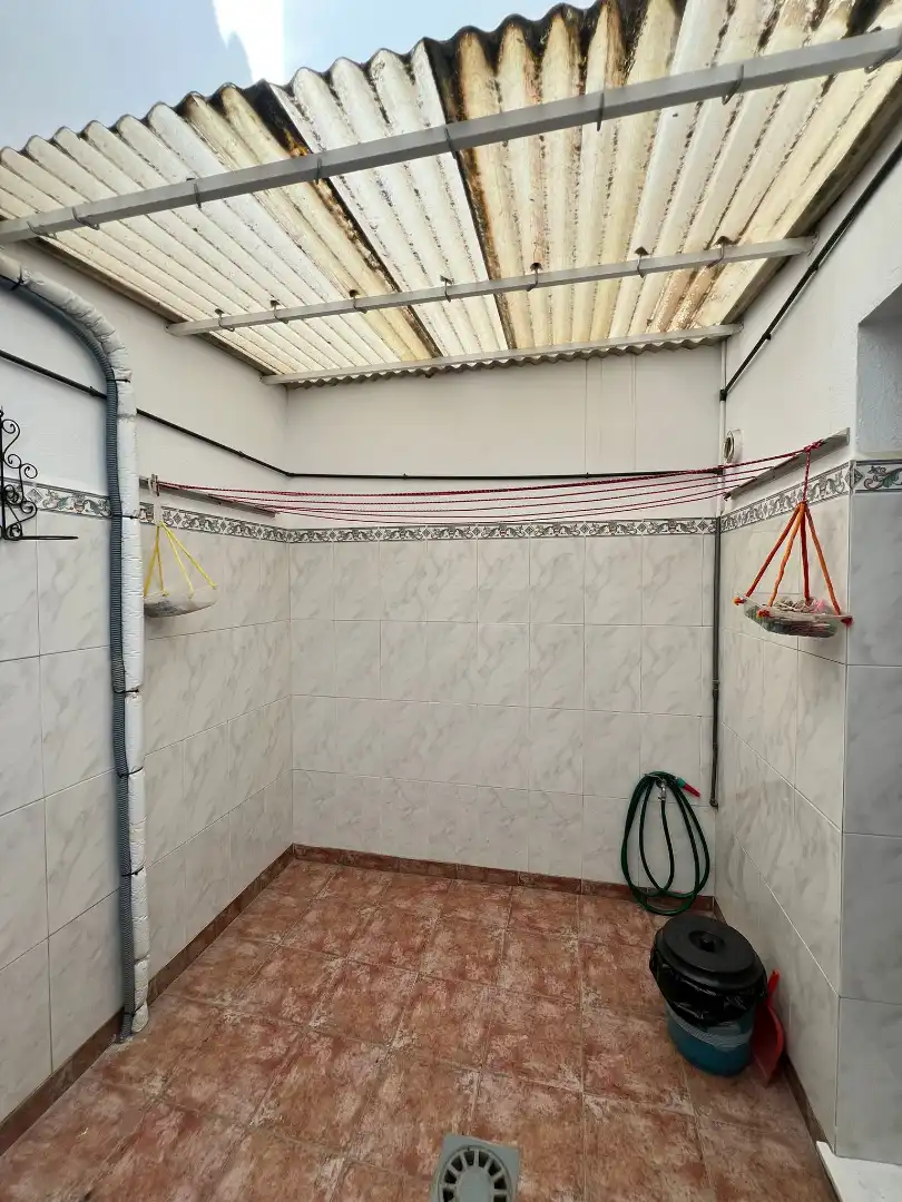 Badezimmer von Einfamilien-Reihenhaus zum Verkauf in Sagunto / Sagunt mit Klimaanlage, Heizung und Terrasse