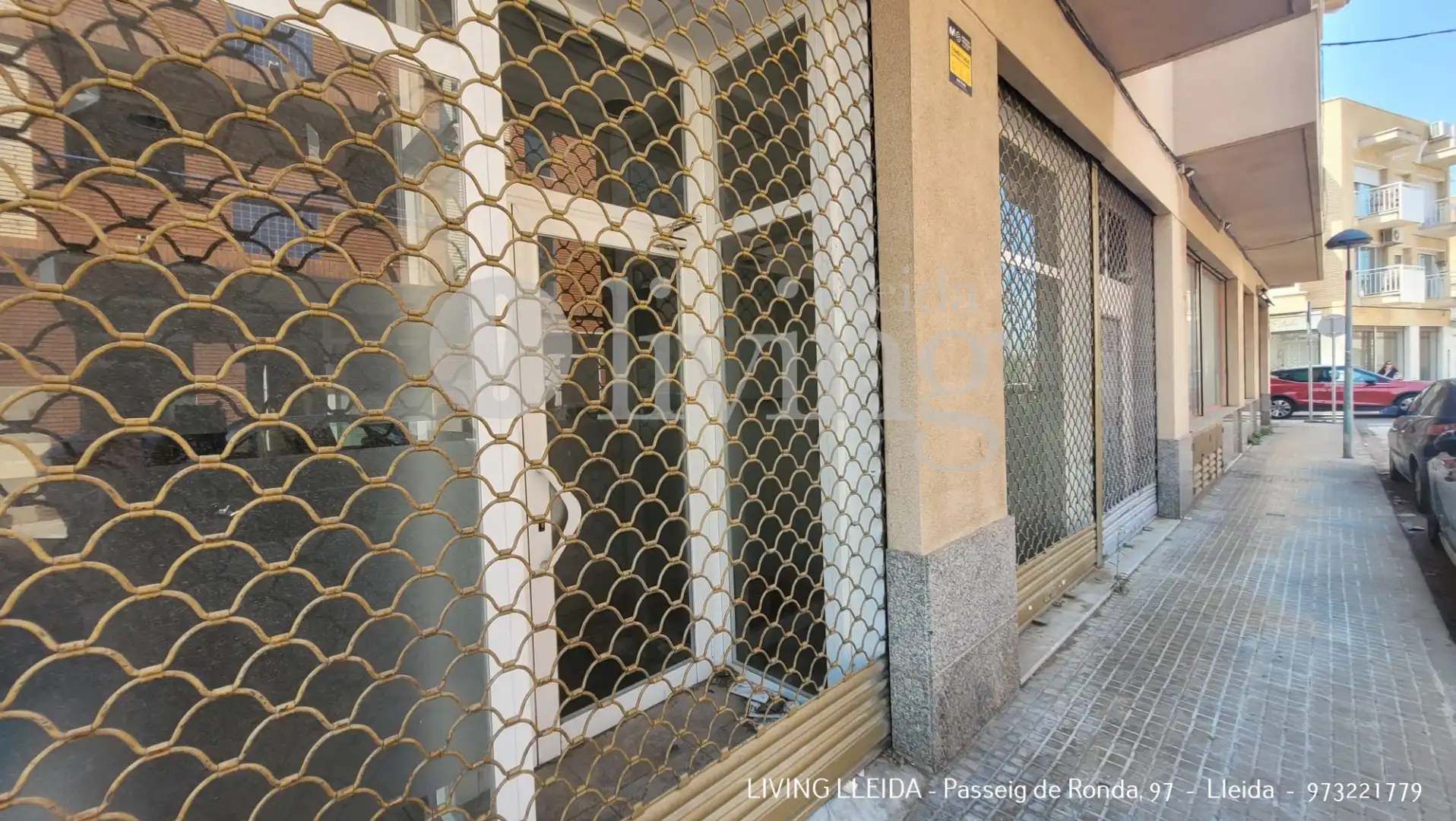 Vista exterior de Local en venda en Cubelles amb Aire condicionat, Calefacció i Terrassa