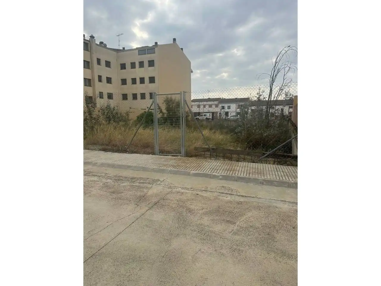Terreny residencial en venda a Josep Pané