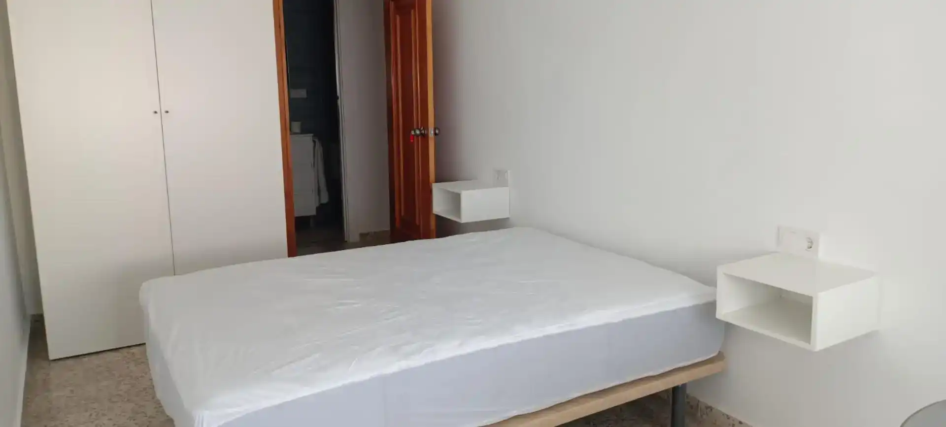 Bedroom of Flat for share in Granada  with Furnished, Oven and Washing machine