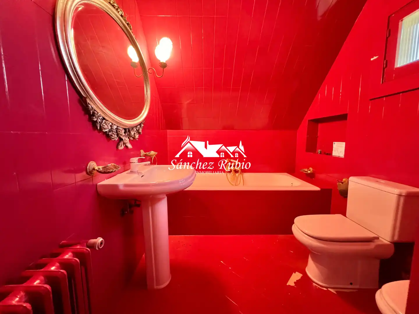 Bathroom of Houses for sale in Torrelodones  with Heating, Private garden and Parquet flooring