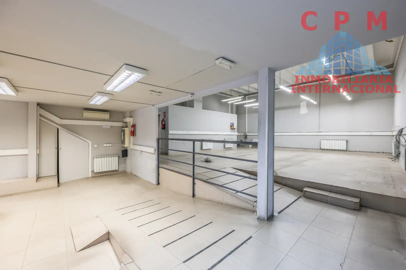 Local de lloguer en Madrid amb Parquet, Internet i Alarma