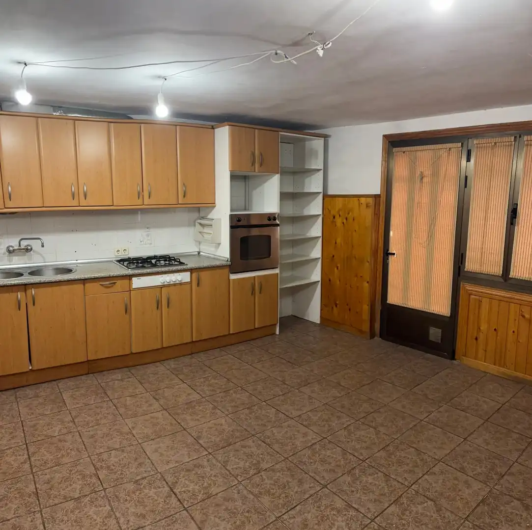 Cuina de Pis en venda en Navarrete amb Calefacció, Parquet i Moblat