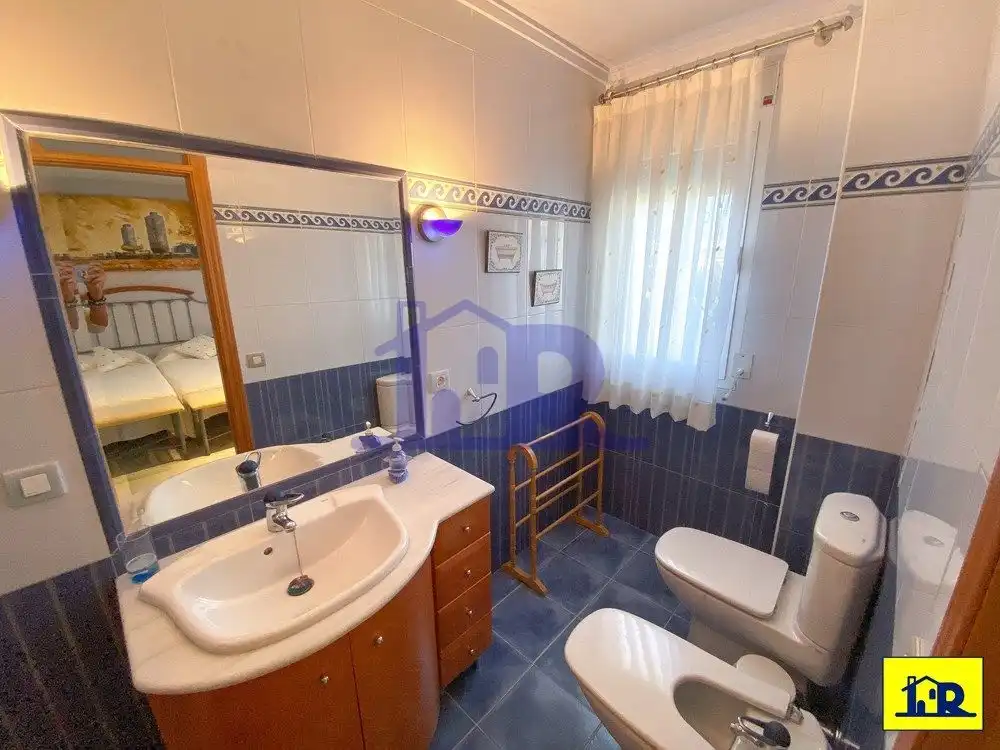 Bathroom of Houses for sale in Arcas del Villar  with Terrace, Storage room and Swimming Pool