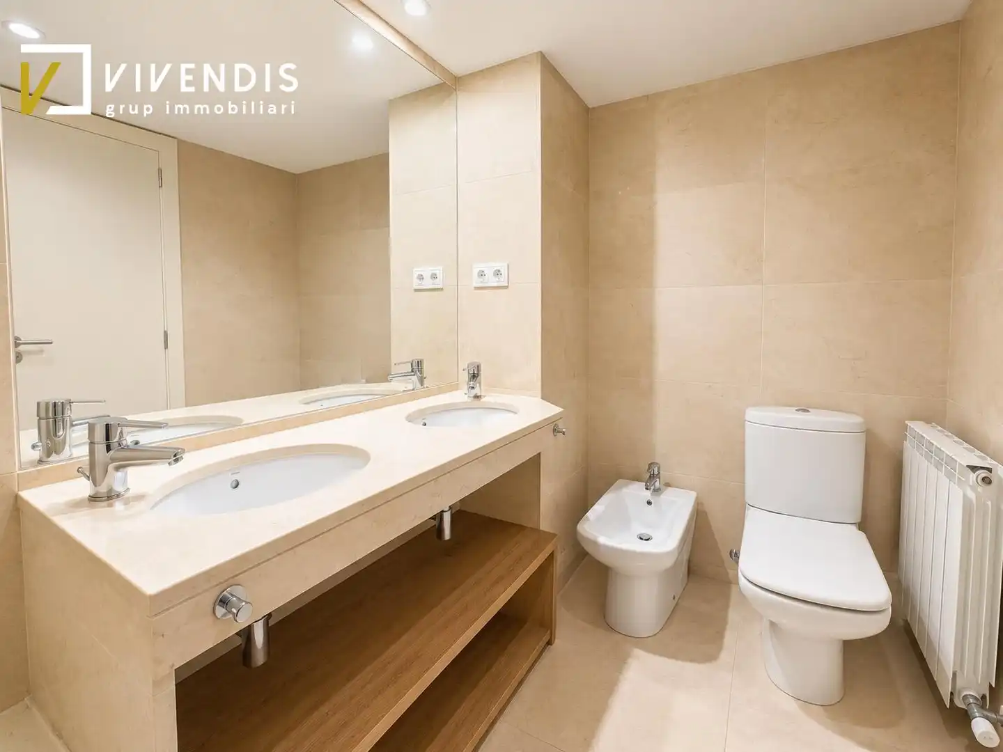 Badezimmer von Wohnung zum Verkauf in Lleida mit Klimaanlage, Heizung und Privatgarten