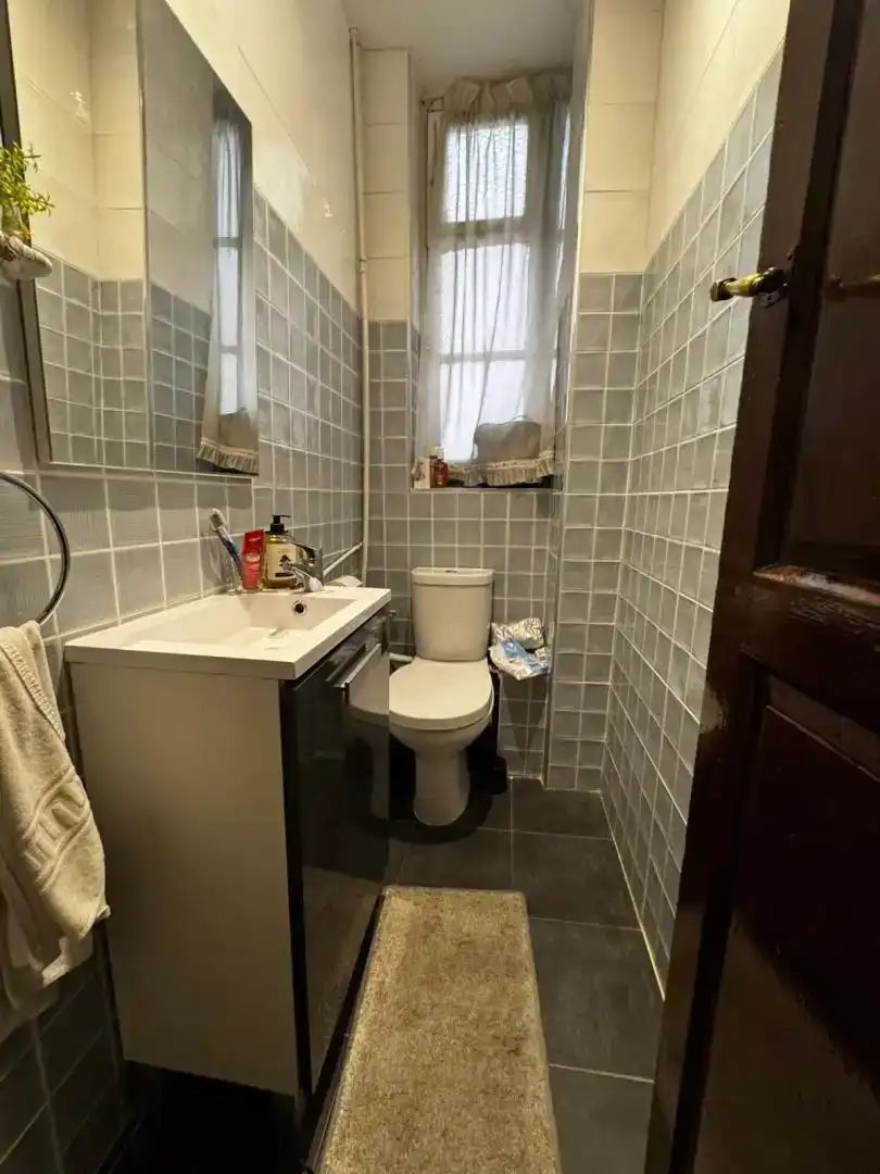 Bathroom of Flat for share in León Capital   with Furnished