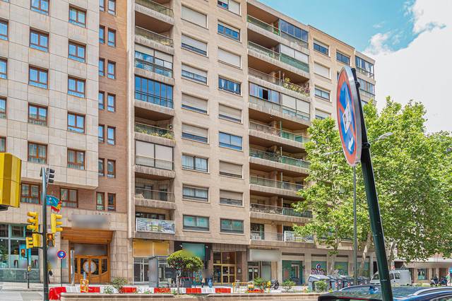 Local comercial en Alquiler en Av César Augusto en Plaza de Toros