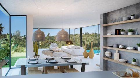 Villa de lujo de 4 dormitorios, 5 baños, solarium y jardín en El Paraiso, Estepona, imatge 4