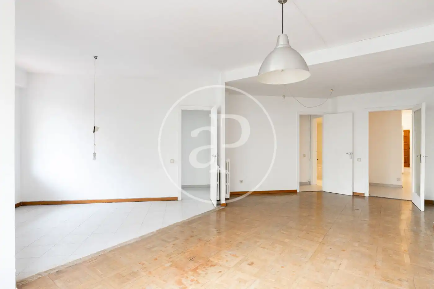 Sala de estar de Piso en venta en Barcelona con Calefacción, Terraza y Balcón