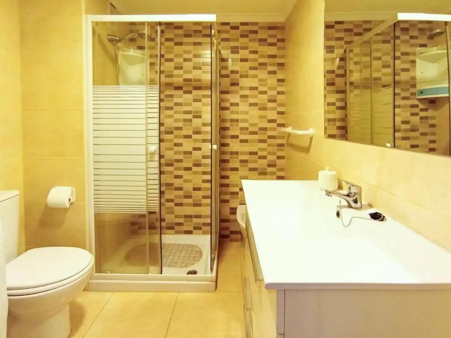 Baño de Apartamento en venta en Bellreguard con Terraza, Amueblado y Balcón