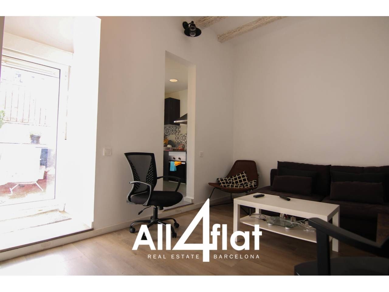 Piso en venta en  Barcelona Capital con Terraza, Amueblado y Balcón