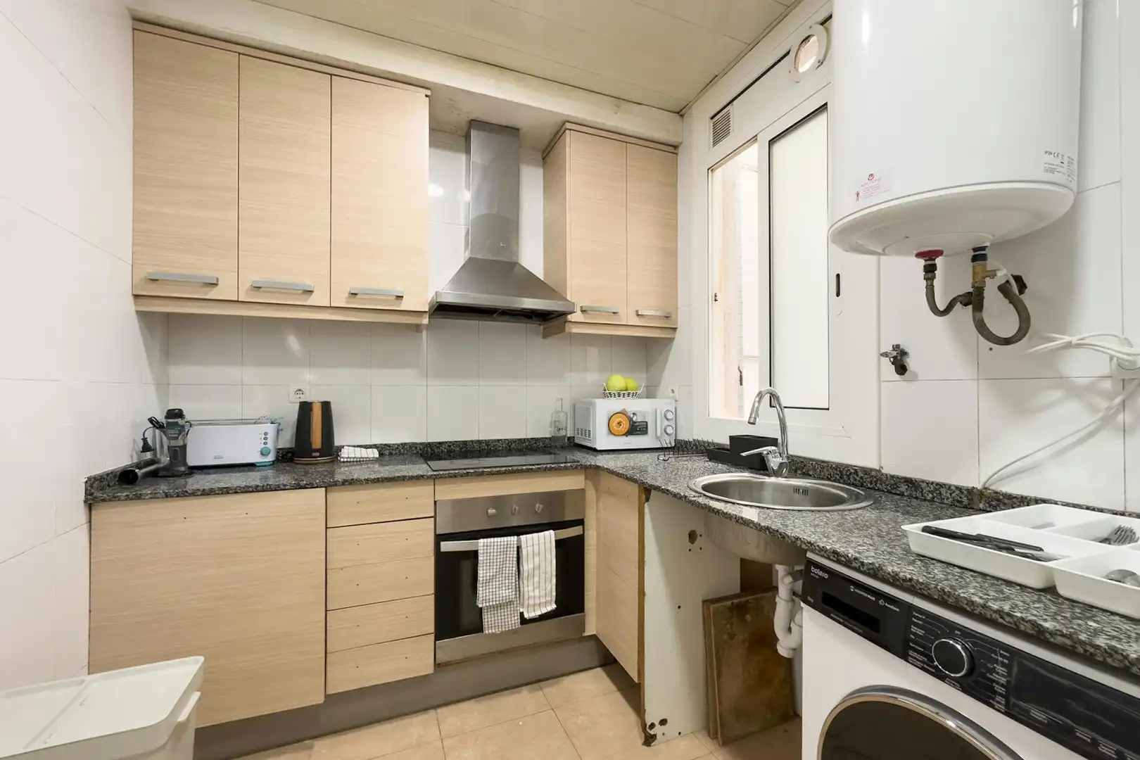 Kitchen of Flat for share in Barcelona  with Washing machine