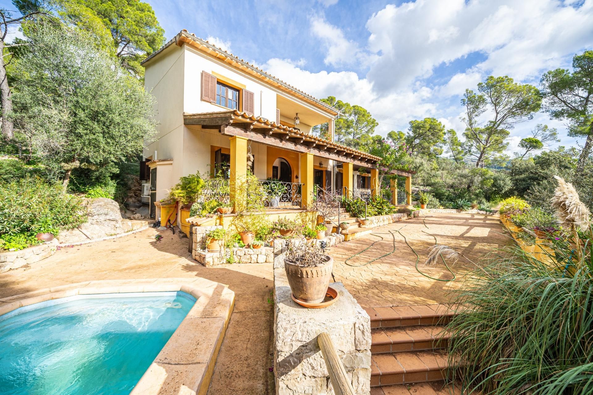 Vista exterior de Casa o xalet en venda en Bunyola amb Aire condicionat, Calefacció i Jardí privat
