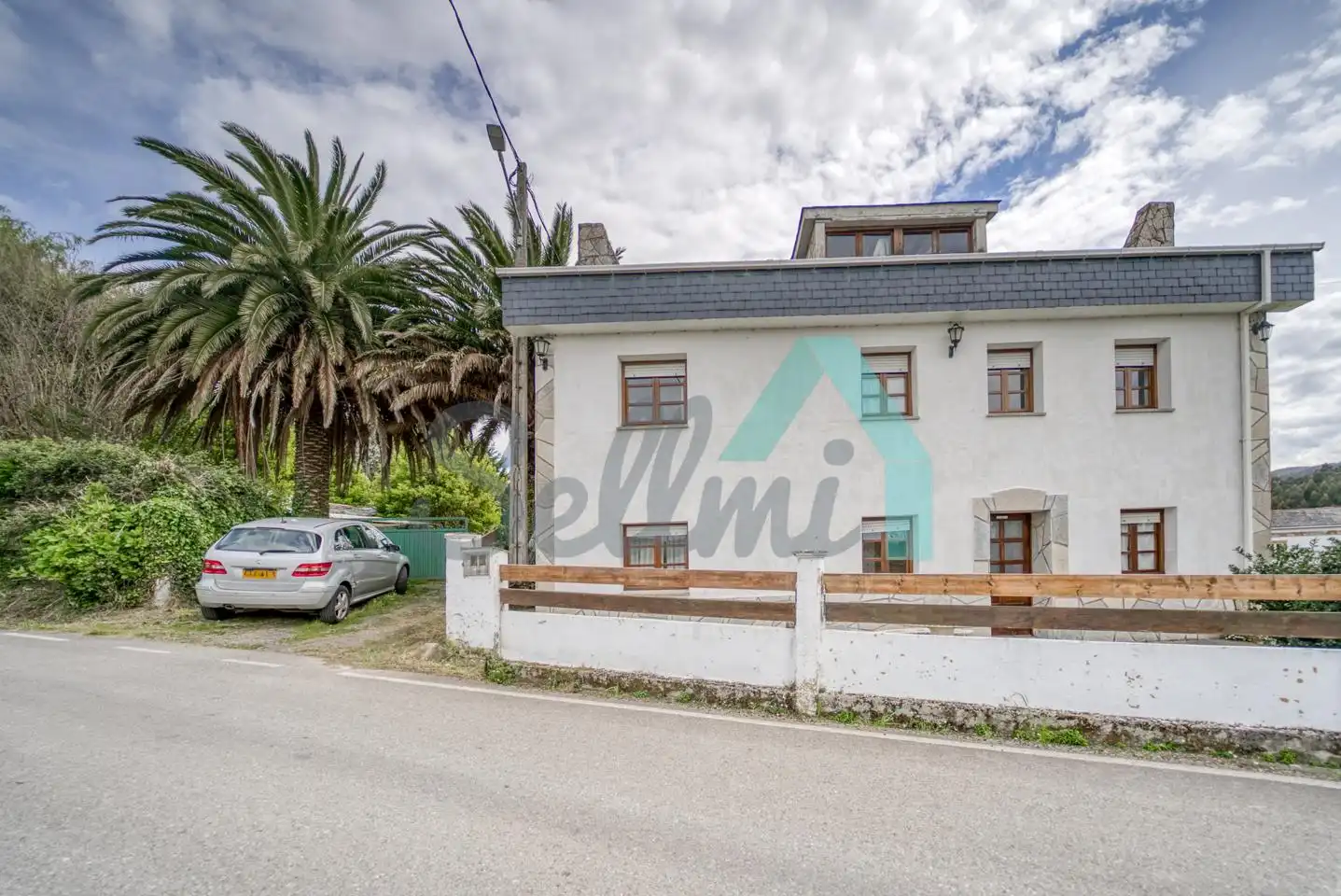 Vista exterior de Casa o chalet en venta en Castropol con Calefacción y Jardín privado
