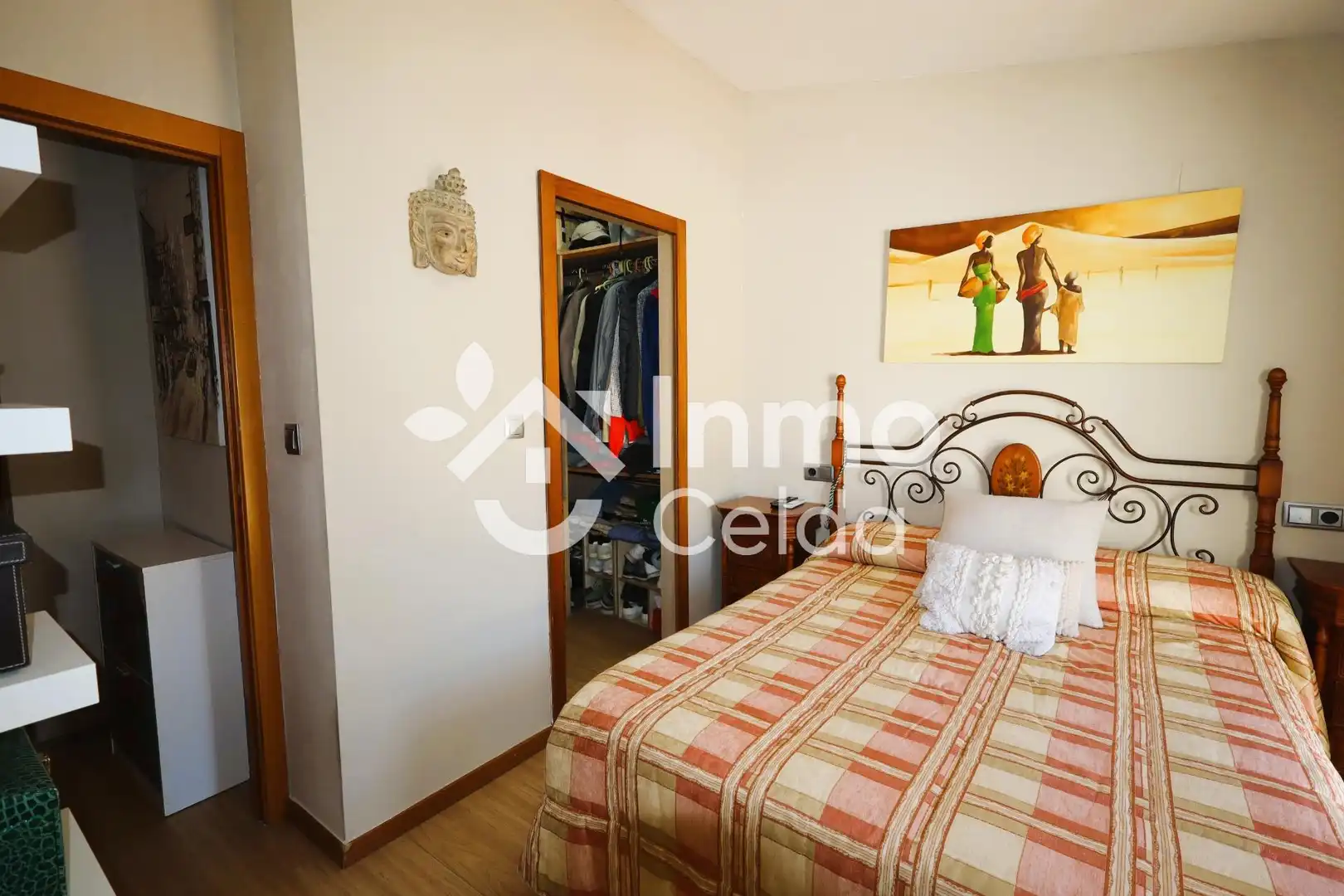Habitación de Casa adosada en venta en Chiva con Aire acondicionado, Calefacción y Jardín privado