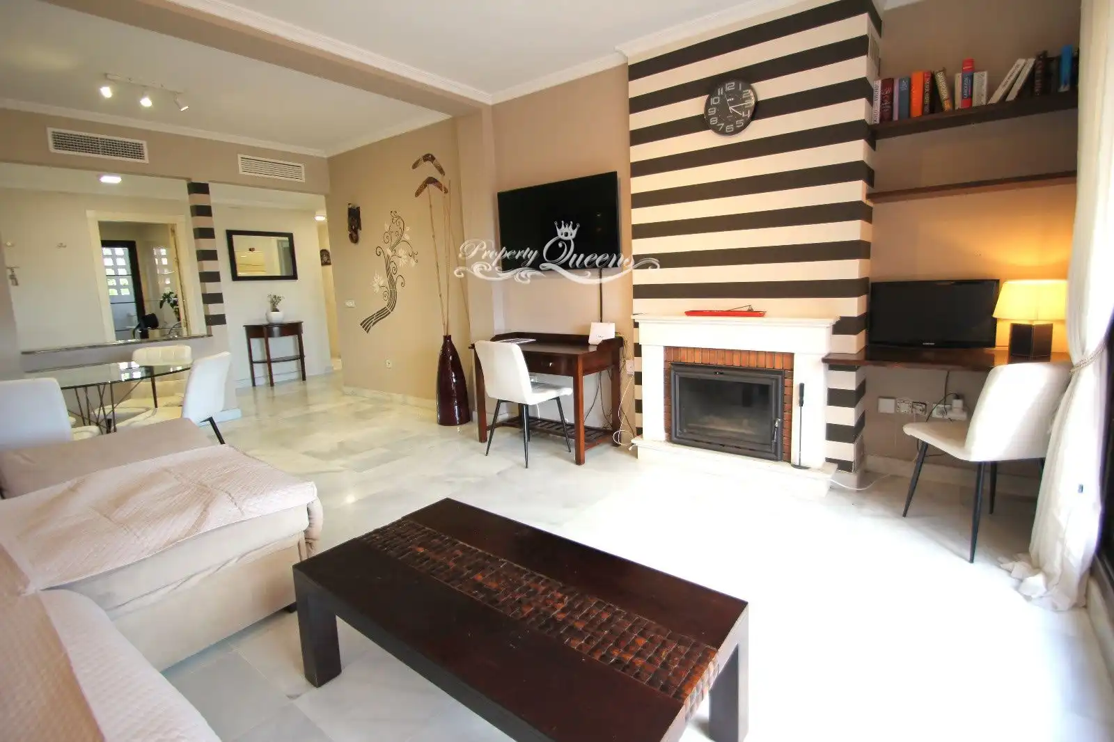 Sala de estar de Piso de alquiler en Marbella con Aire acondicionado, Terraza y Piscina