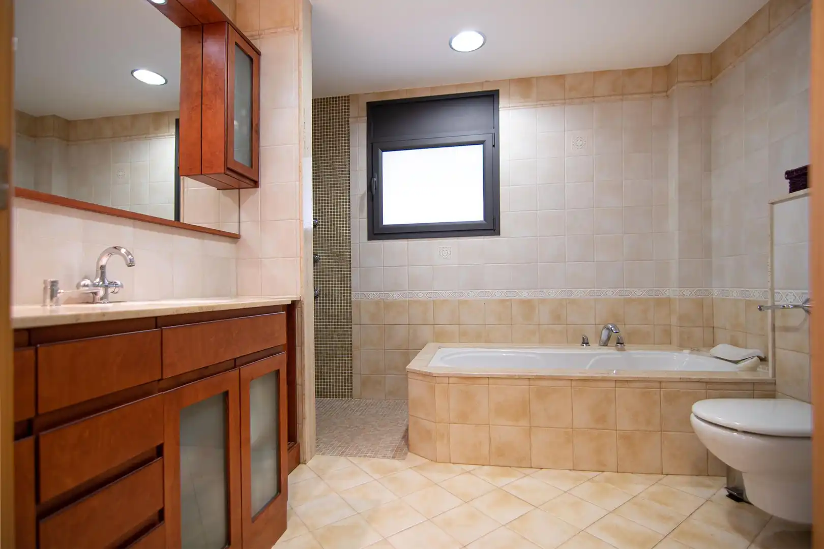 Baño de Casa o chalet en venta en Palau de Santa Eulàlia con Aire acondicionado, Calefacción y Jardín privado