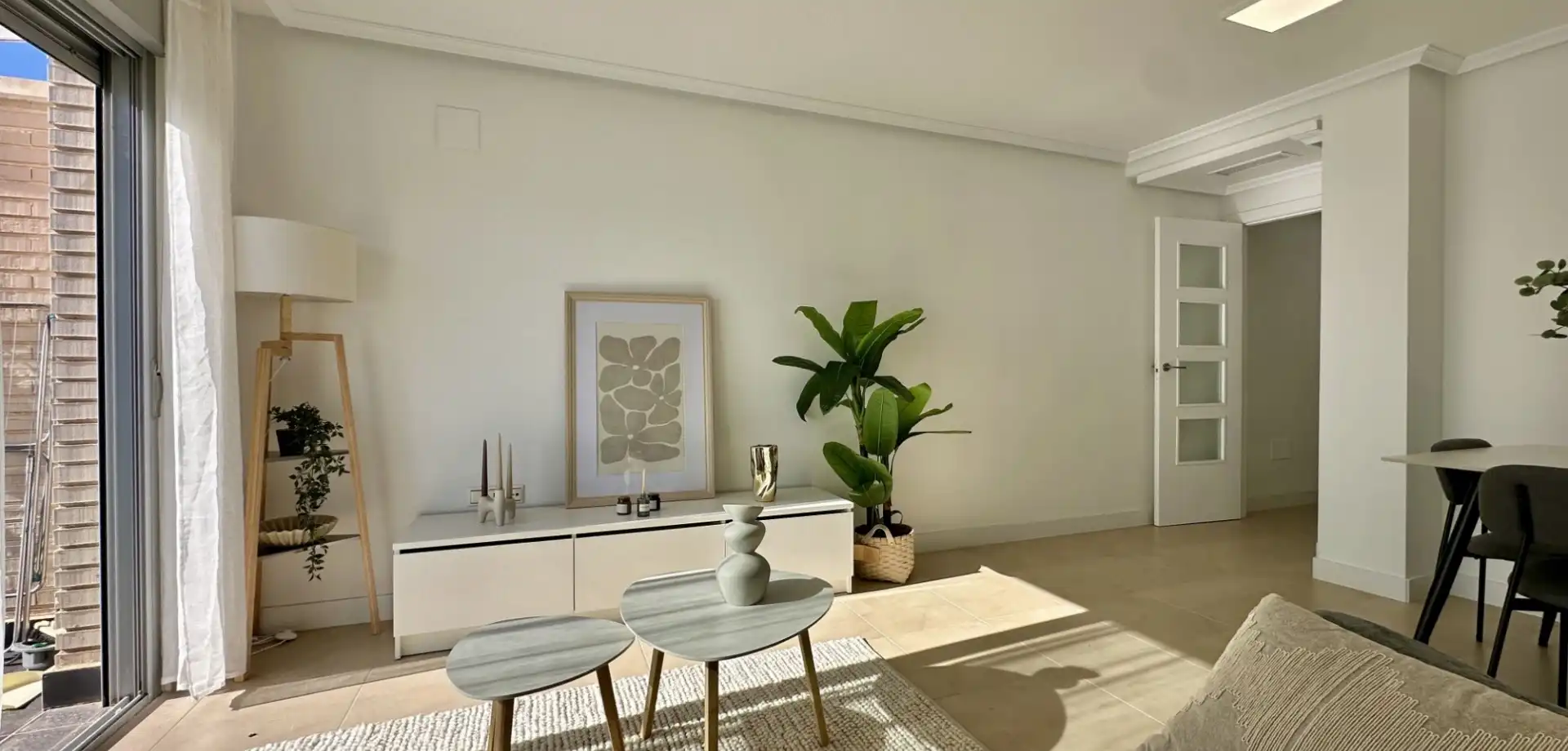 Sala d'estar de Apartament en venda en Torrevieja amb Aire condicionat, Terrassa i Moblat