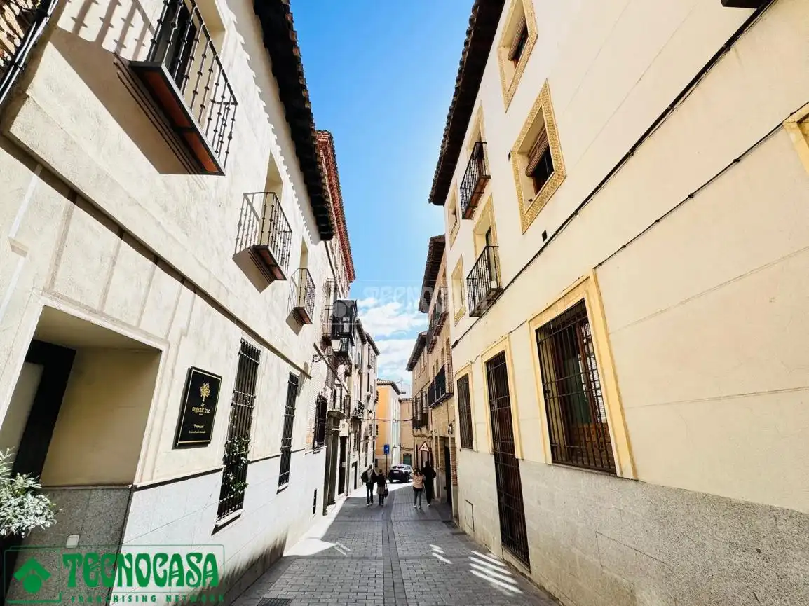 Vista exterior de Piso en venta en Toledo con Calefacción y Amueblado