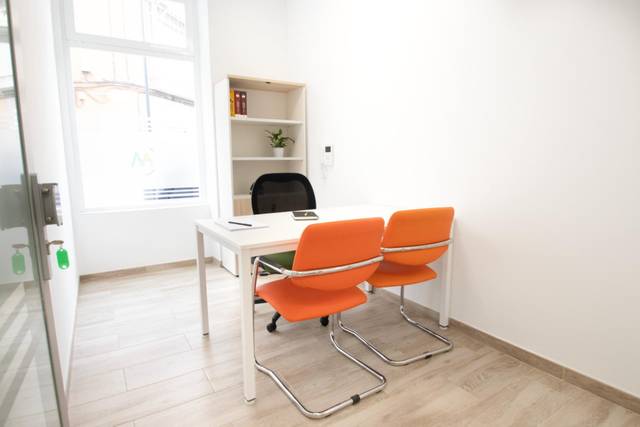 Oficina en Alquiler en Carolinas Bajas