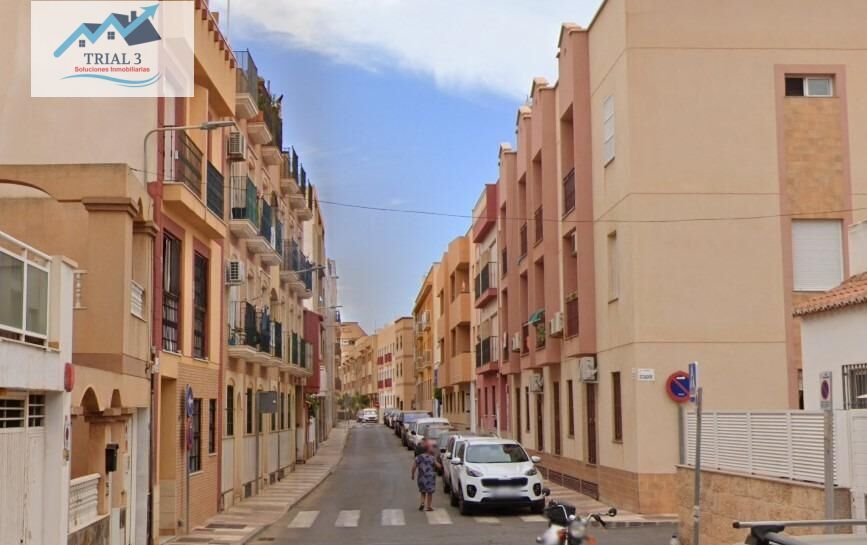 Vista exterior de Pis en venda en Roquetas de Mar