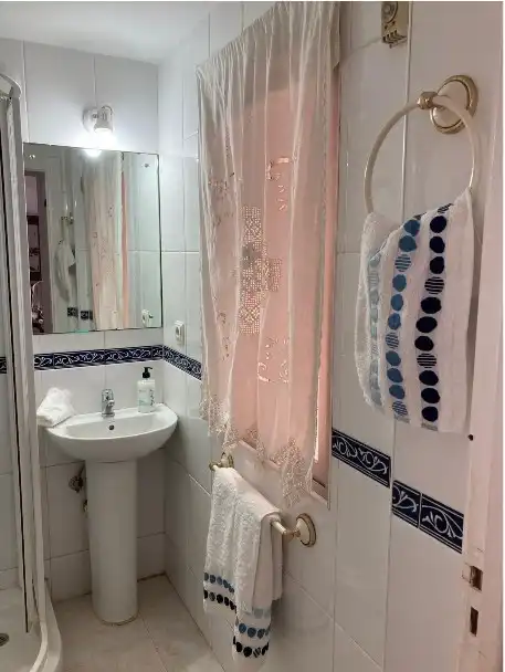 Bany de Pis en venda en Fuengirola amb Terrassa i Piscina comunitària