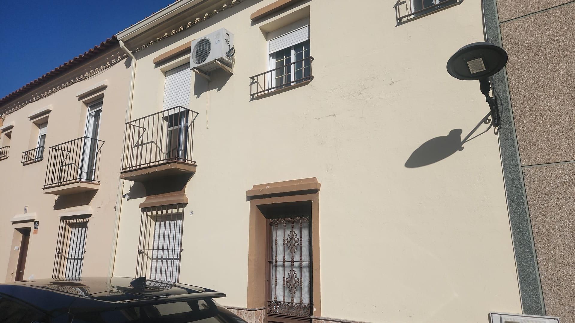 Casa adosada en venda a Calle REYES HUERTAS, 4