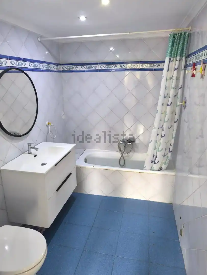 Baño de Piso en venta en Valencia con Aire acondicionado, Amueblado y Horno