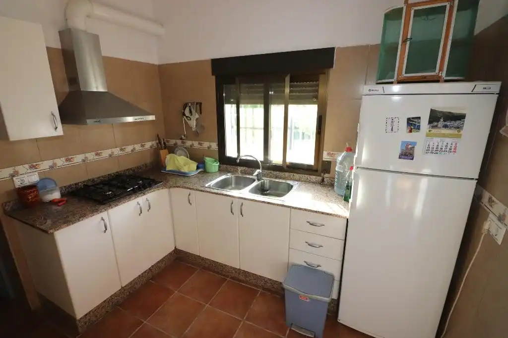 Cuina de Finca rústica en venda en Buñol amb Jardí privat, Terrassa i Traster