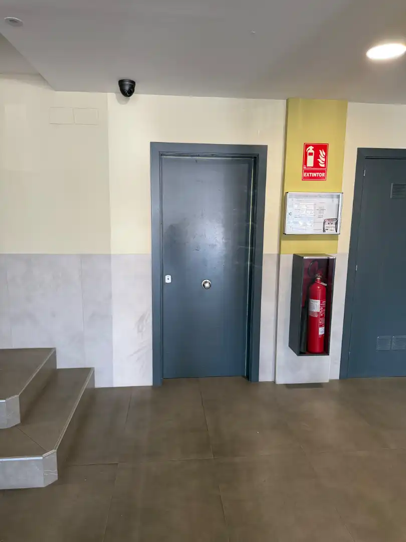 Trastero en venta en L'Hospitalet de Llobregat con Alarma