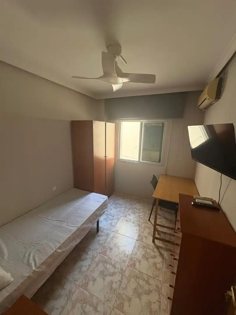 Habitación de Piso para compartir en Plasencia con Aire acondicionado, Amueblado y Balcón