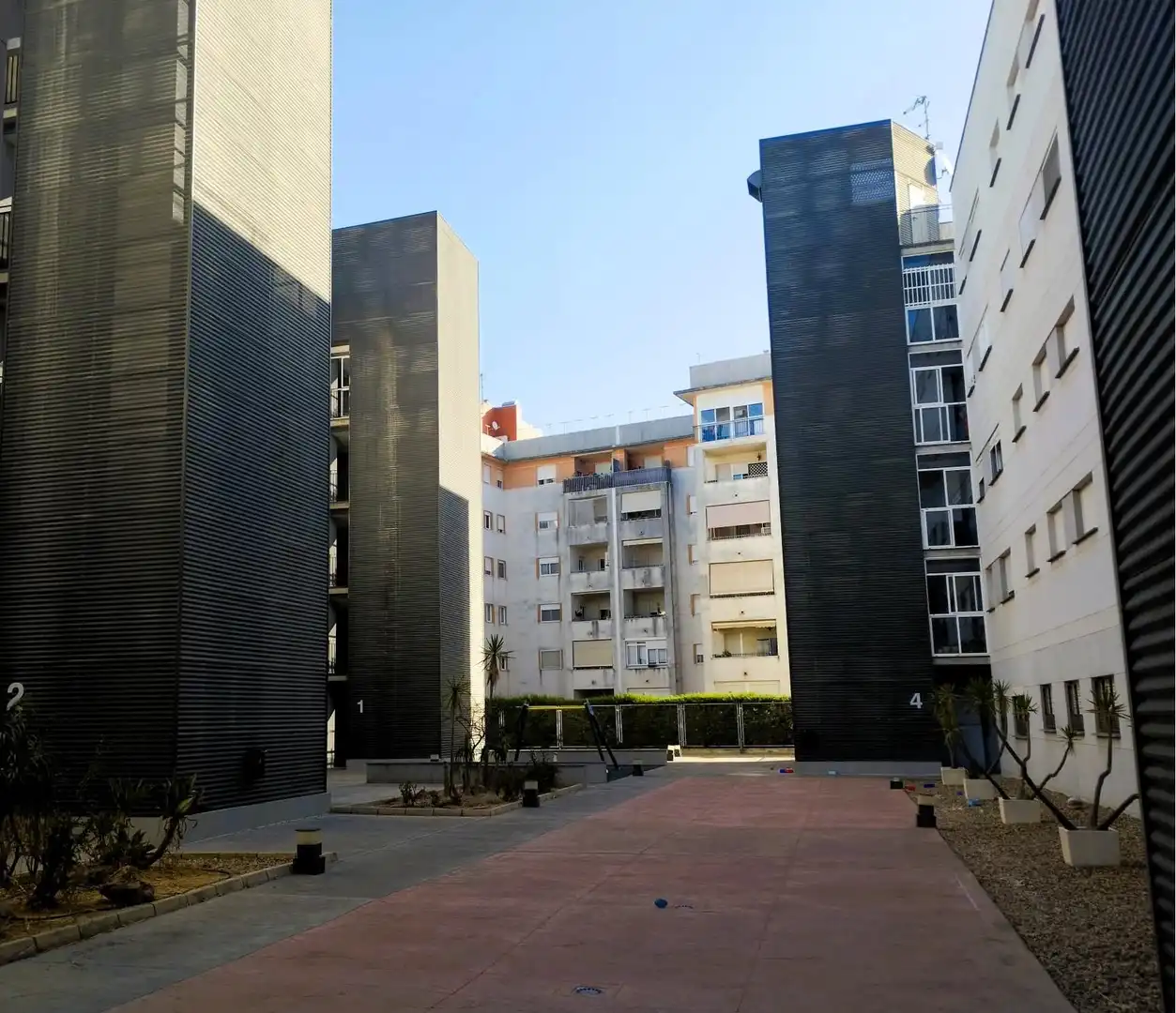Vista exterior de Pis en venda en Puerto Real amb Calefacció i Traster