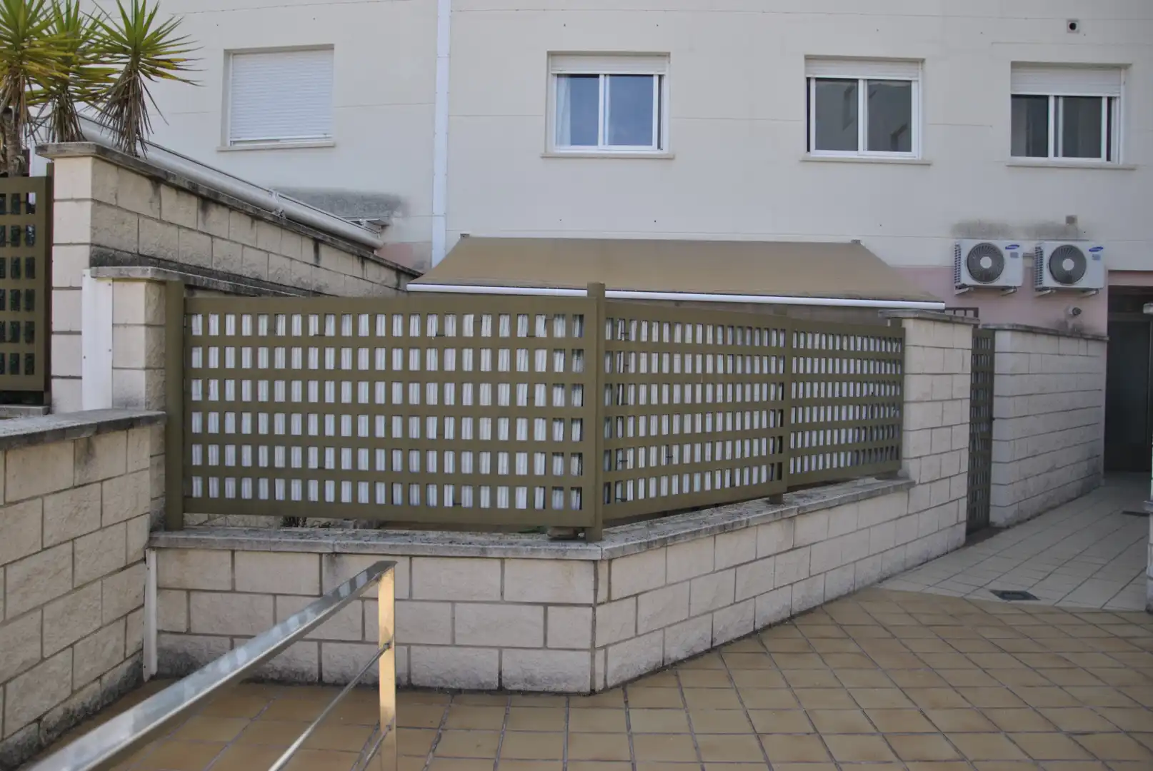 Terraza de Piso de alquiler en Plasencia con Aire acondicionado, Calefacción y Jardín privado