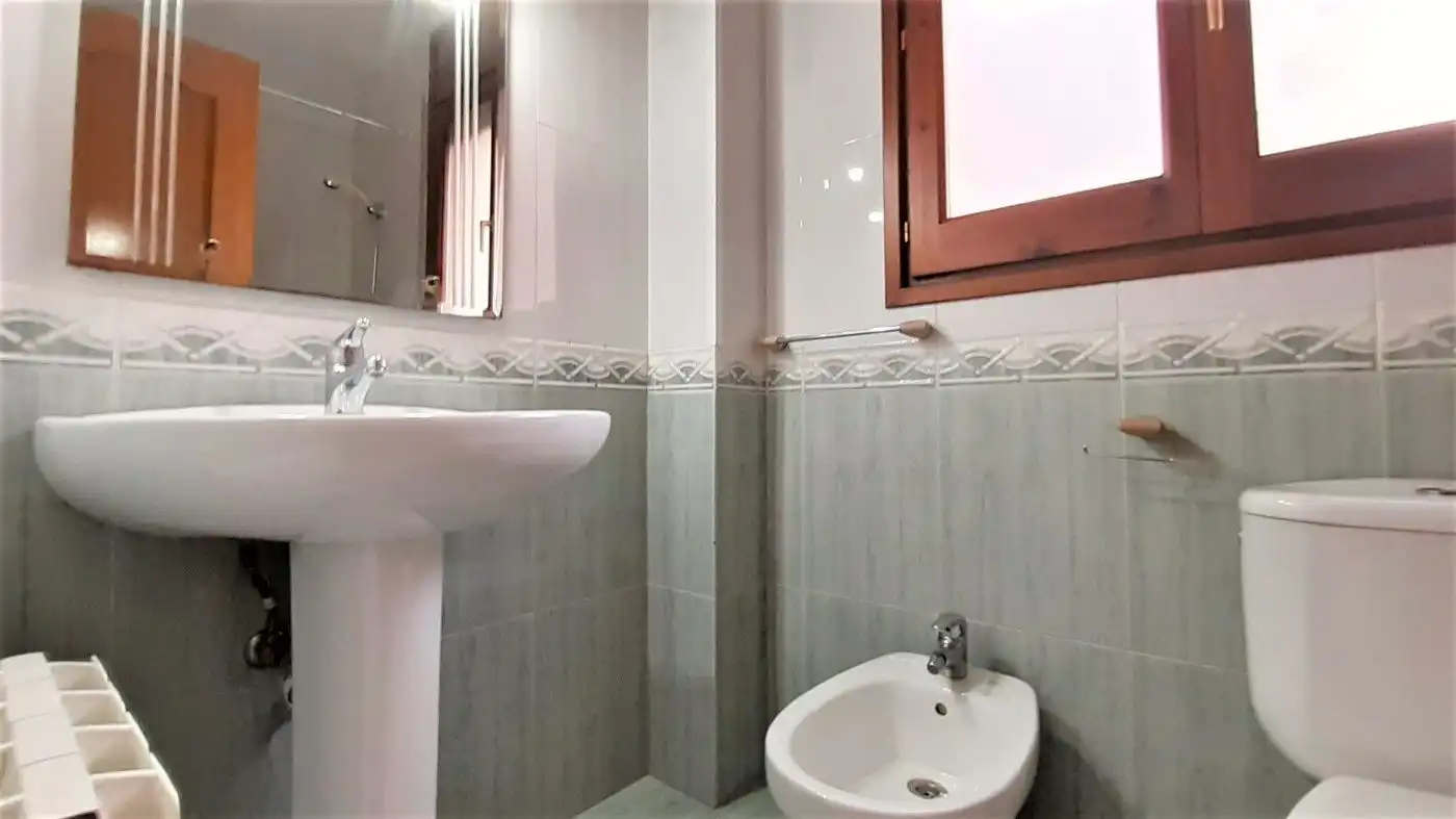 Badezimmer von Einfamilien-Reihenhaus zum Verkauf in Moià mit Heizung, Terrasse und Abstellraum