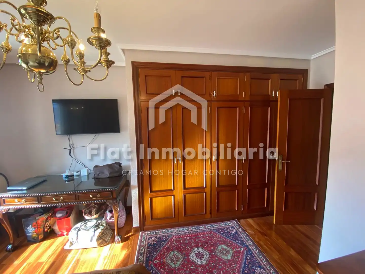 Sala de estar de Piso en venta en Castro-Urdiales con Calefacción, Parquet y Terraza
