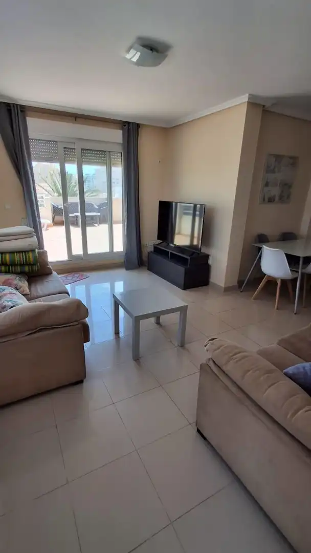 Wohnzimmer von Dachboden zur Miete in La Manga del Mar Menor mit Klimaanlage, Heizung und Terrasse