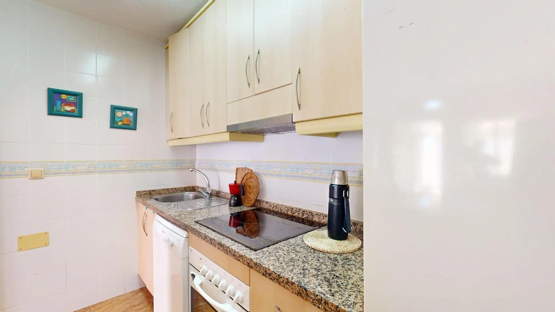Cuina de Casa adosada en venda en Torrevieja amb Aire condicionat, Calefacció i Jardí privat