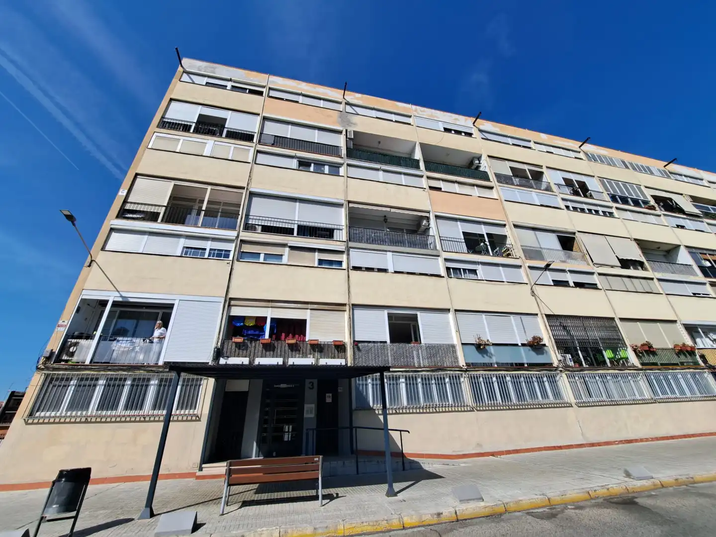 Vista exterior de Dúplex en venta en Molins de Rei con Calefacción y Balcón