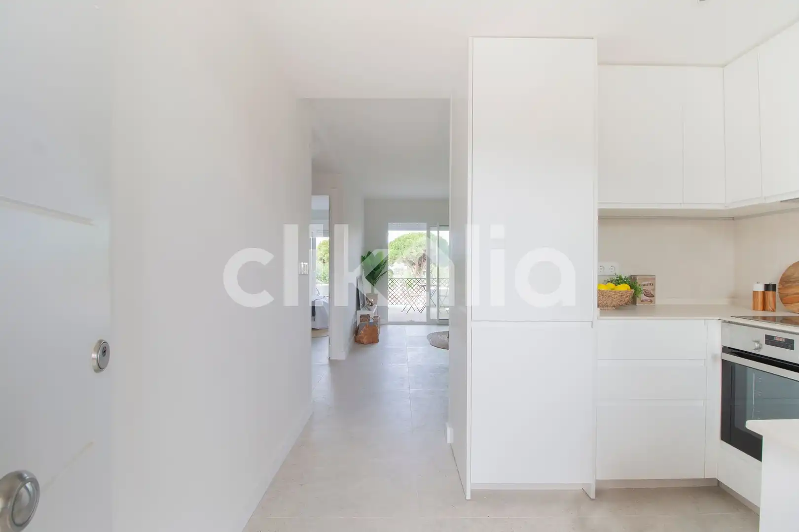 Flat for sale in Marbella  with Air Conditioner, Private garden and Terrace