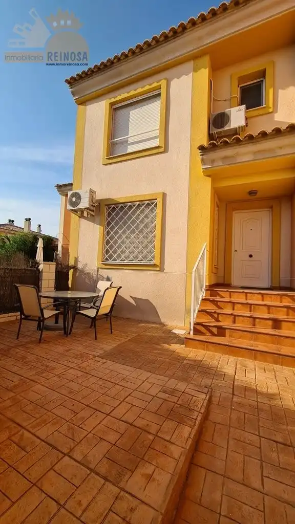Casa adosada de lloguer a Avenida del Golf, Altorreal - El Chorrico