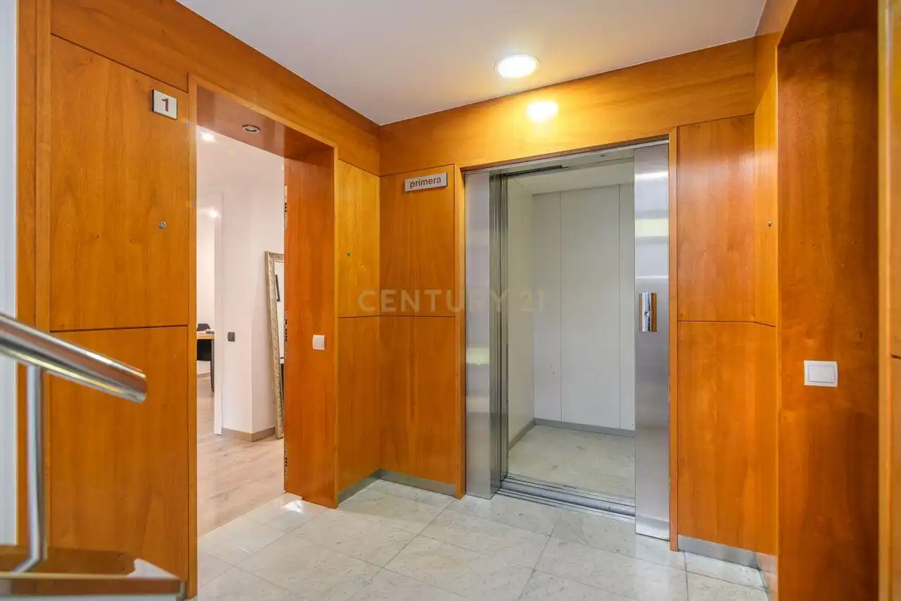 Apartamento en venta en Molins de Rei con Aire acondicionado, Trastero y Balcón