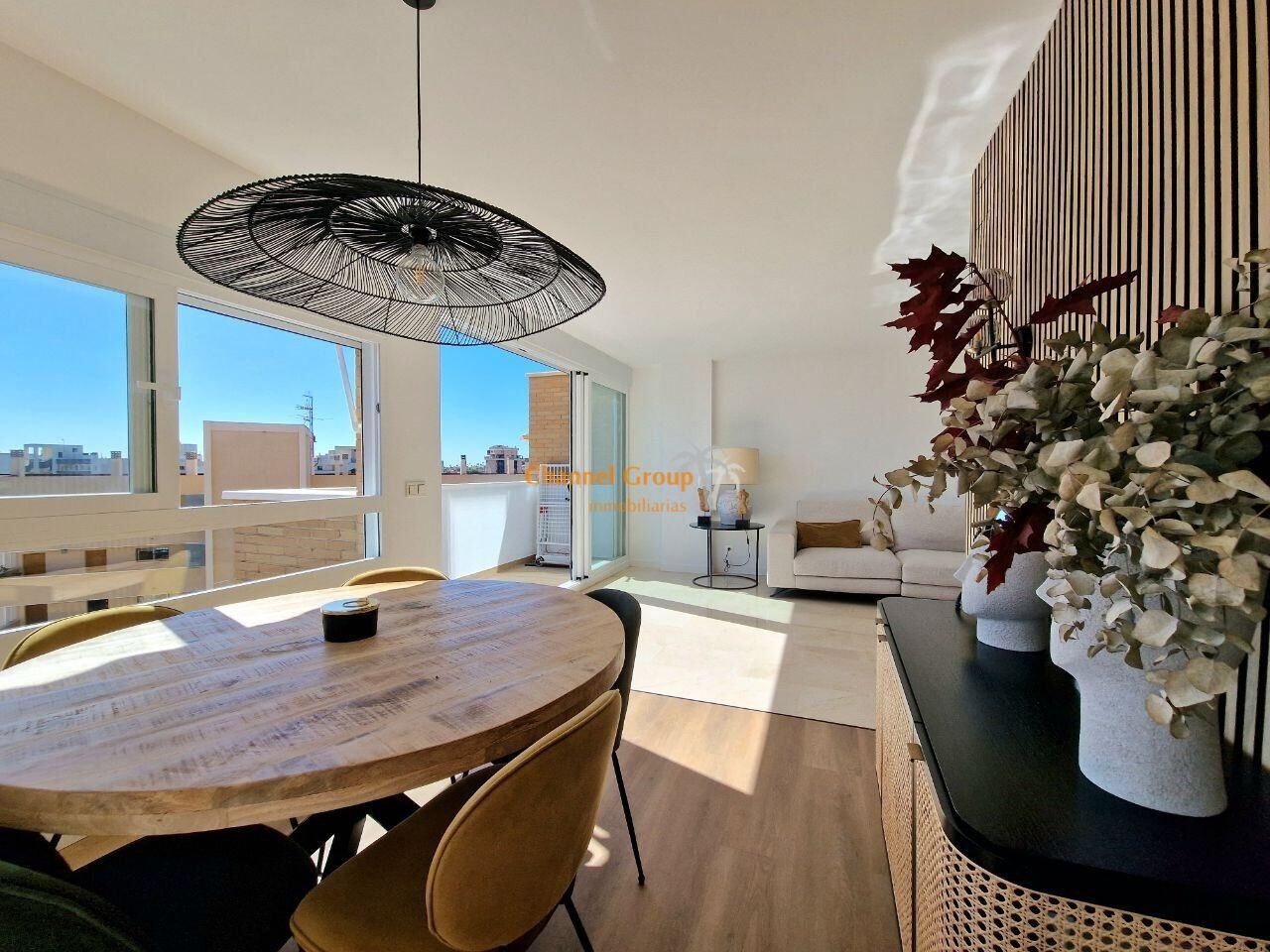 Sala d'estar de Àtic en venda en Alicante / Alacant amb Aire condicionat, Jardí privat i Terrassa