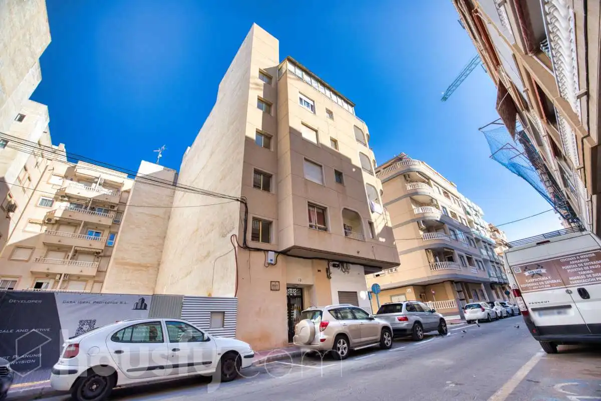Exterior view of Study for sale in Torrevieja  with Air Conditioner, Parquet flooring and Furnished