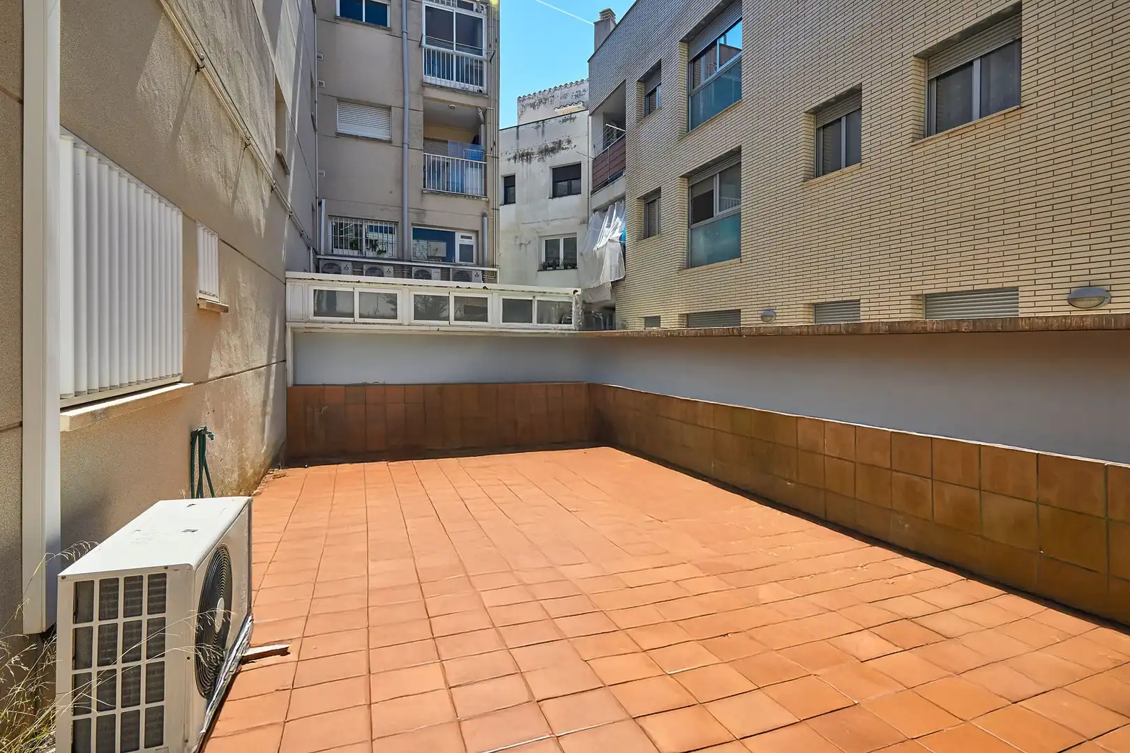 Terrasse von Geschaftsraum zum Verkauf in Sant Pere de Ribes mit Klimaanlage