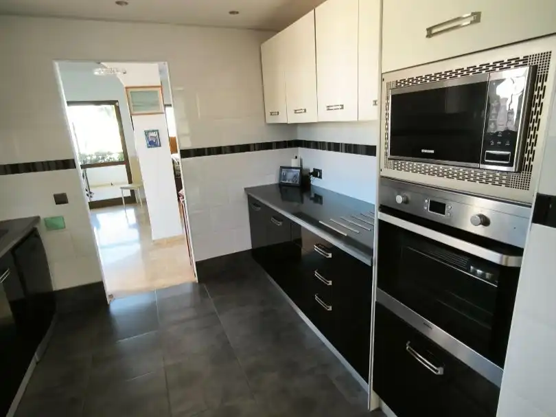 Cuina de Casa o xalet en venda en Mijas amb Aire condicionat, Terrassa i Piscina
