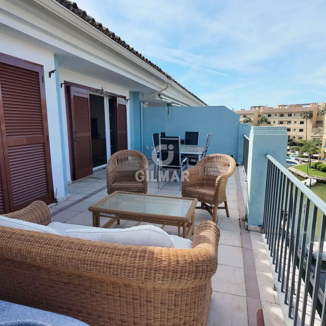 Terraza de Dúplex en venta en Sotogrande con Calefacción, Trastero y Piscina