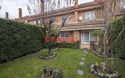 Garden of Single-family semi-detached for sale in Villaviciosa de Odón  with Heating, Private garden and Parquet flooring