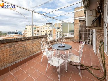 Penthouse with lift for sale in Camino DE RONDA